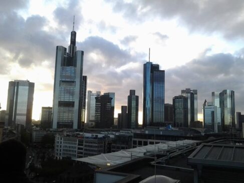 O novo visto visa suprir a falta de mão-de-obra no País; na foto, a cidade de Frankfurt