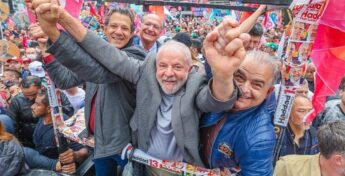 Ainda no domingo (30), Macron foi um dos primeiros a líderes mundiais a parabenizar Lula momentos após o resultado do 2&ordm; turno da eleição