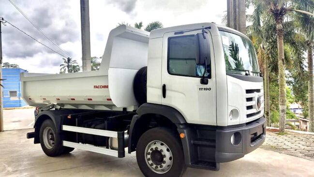 Caminhão basculante entregue para Igaratá