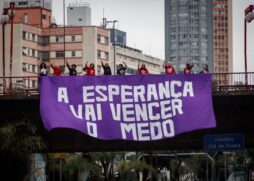 Ação do coletivo Mulheres em Movimento em apoio ao Lula, na Av. Liberdade, centro de SP