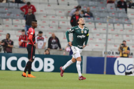 Gustavo Gomez, do Palmeiras, comemora seu gol