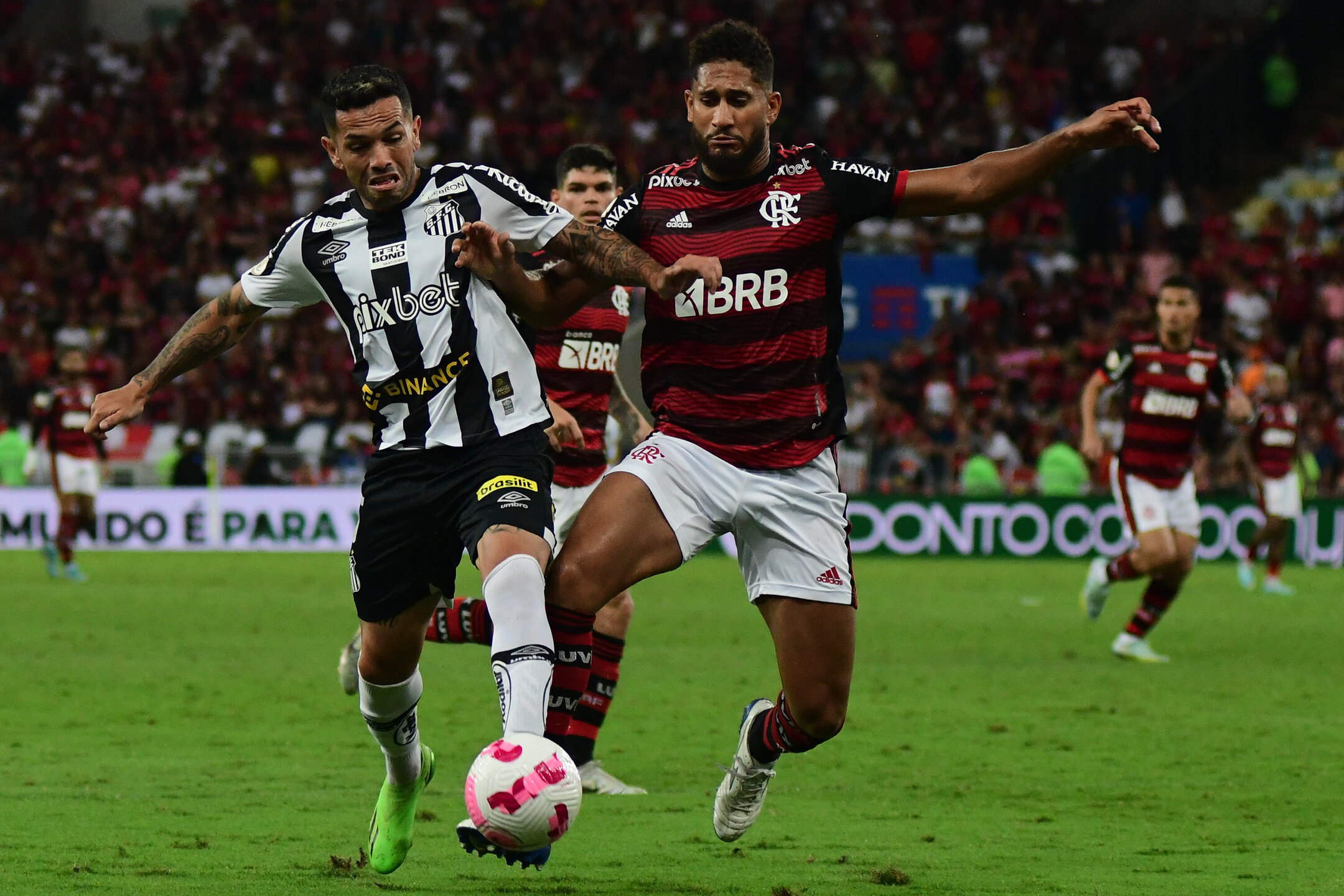 Santos reclama de pênalti não marcado contra o Flamengo