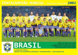 Com show de Ronaldo Fenômeno que renascia após grave lesão no joelho, e com Rivaldo ajudando o Brasil a sorrir novamente, o torcedor celebrou o penta mundial