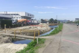 Os serviços preliminares, como a instalação do canteiro de obras, limpeza de terreno, instalação de placa e a sinalização do canteiro de obras, estão em 28%