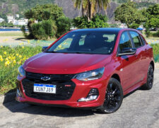 A sigla RS de Rallye Sport é adotada globalmente pela Chevrolet em produtos com visual dinâmico, sem alterações mecânicas