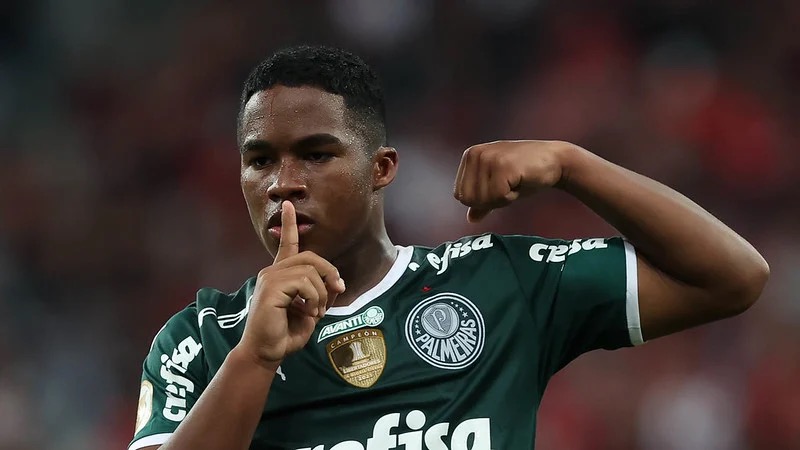 Vendido para o Real Madrid por R$ 400 milhões, Endrick é o segundo jogador mais caro da história do futebol brasileiro, atrás apenas de Neymar