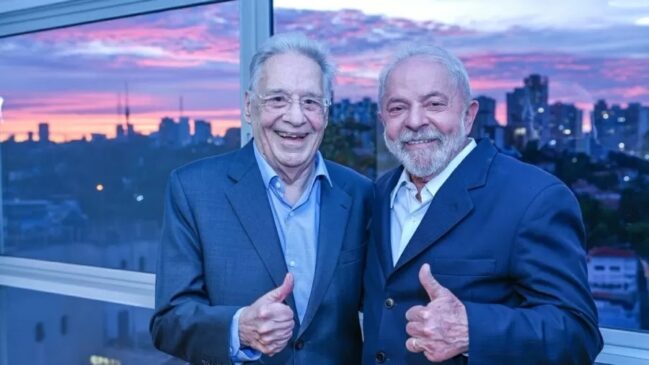 Os ex-presidentes Fernando Henrique Cardoso e Luiz Inácio Lula da Silva
