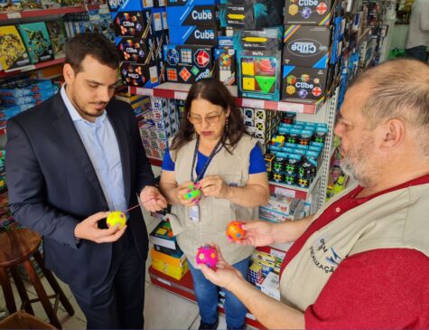 Equipe do Ipem durante Operação Dia das Crianças