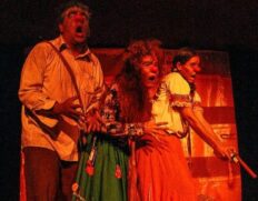 A história acompanha os Clowns, que foram obrigados a deixarem suas terras devido à seca de 1932