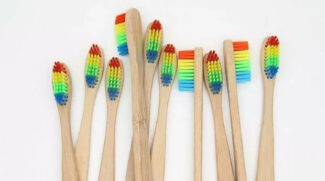 Escova de bambu da empresa Giving Brush é gratuita
