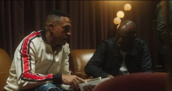 Mano Brown e Ice Blue em cena do documentário sobre os Racionais, da Netflix
