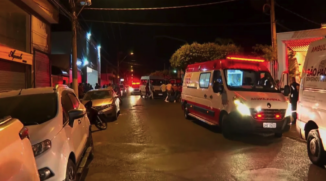 Ambulâncias em Pontal, SP, onde vazamento de gás tóxico assustou moradores