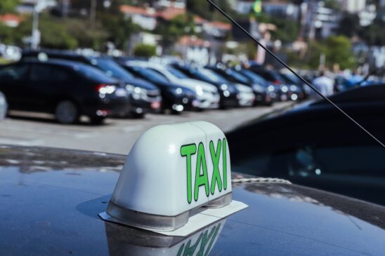 Em março, a prefeitura publicou um decreto que vincula o SPTaxi à renovação de alvarás e emissão do cadastro profissional