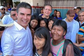 Helder Barbalho, que foi reeleito, em campanha no Pará