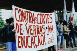 Estudantes fazem protesto contra cortes do governo federal na área da educação, em outubro de 2021