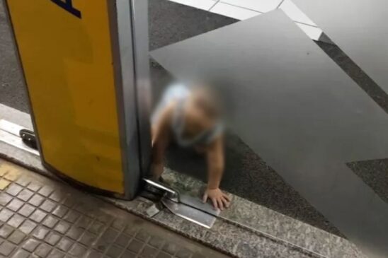 Bebê é esquecido em agência