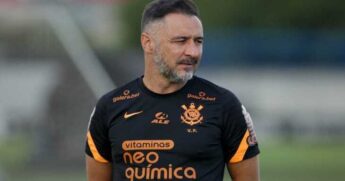 Vitor Pereira acertou com Flamengo 12 dias depois de não querer renovar com o Corinthians