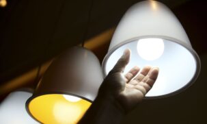 Enel explicou que equipes estão atuando no local para isolar o trecho afetado