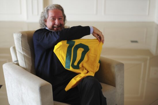 Aldyr Garcia Schlee, criador da camisa verde e amarela da seleção brasileira