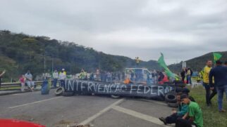 Operação teve início nesta quinta-feira; bloqueio na BR-101, em Balneário Camboriú (arquivo)