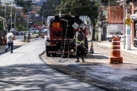 Pavimento da Praça Miguel Ortega foi trocado após acordo da Prefeitura de Taboão da Serra com a Sabesp