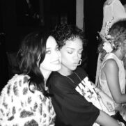 As cantoras Katy Perry e Rihanna.