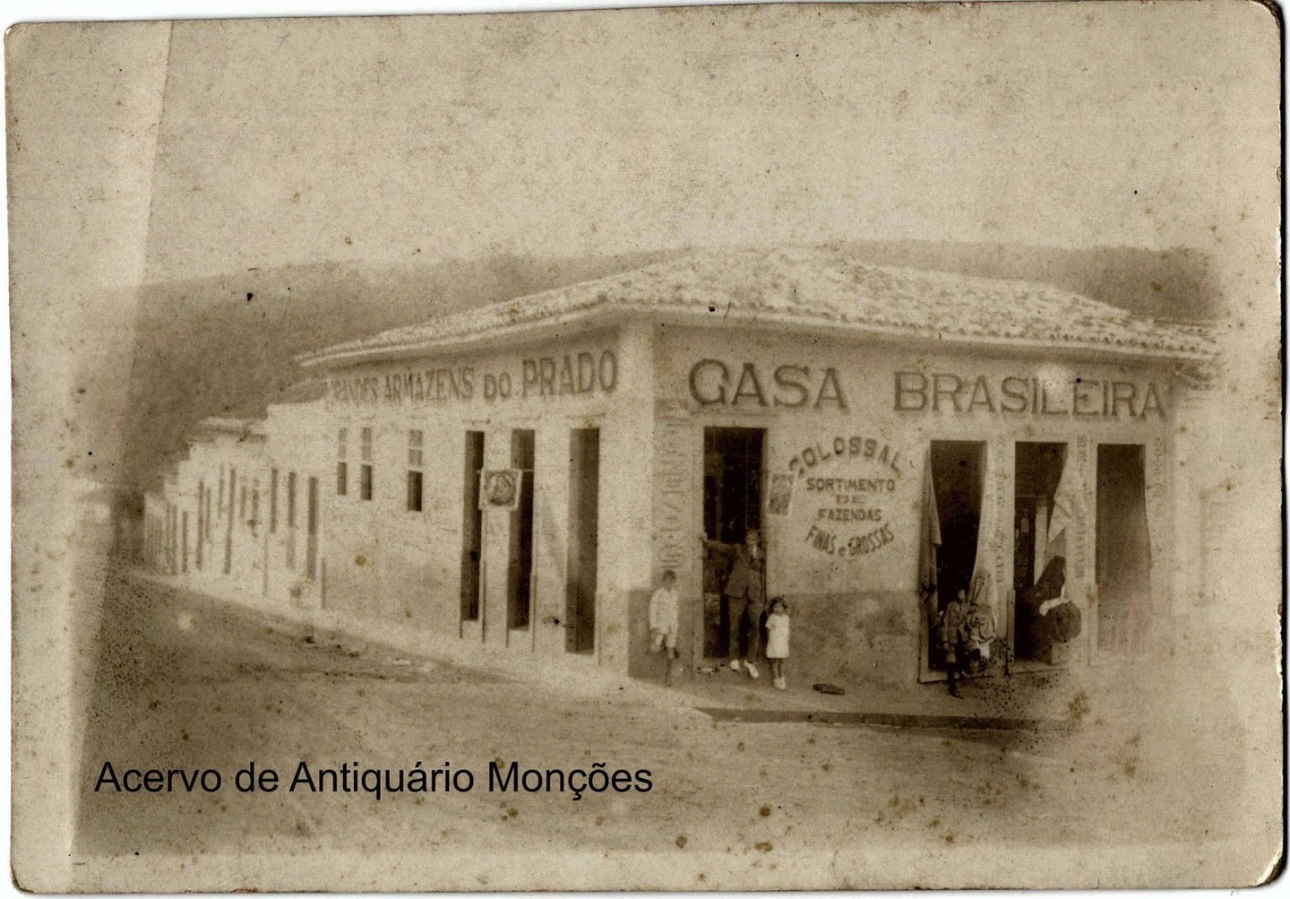 O antigo casarão onde hoje está instalado o famoso "Bar da Barra", na Barra Funda, o bairro poético de Porto Feliz