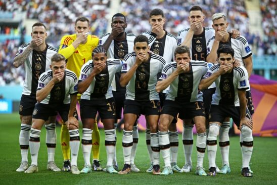 Protesto da seleção alemã antes do jogo de estreia no Qatar