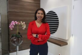 Nadja Brandão é diretora executiva da {reprograma}