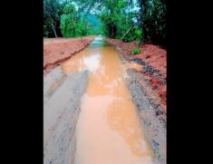 A Estrada Guaraú-Una tem cinco quilômetros de extensão e foi construída há 45 anos (inaugurada em janeiro de 1978)