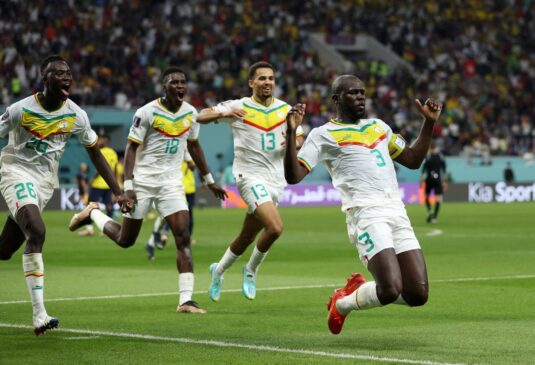 Senegal somou seis pontos, com duas vitórias, somente um atrás da Holanda, que liderou