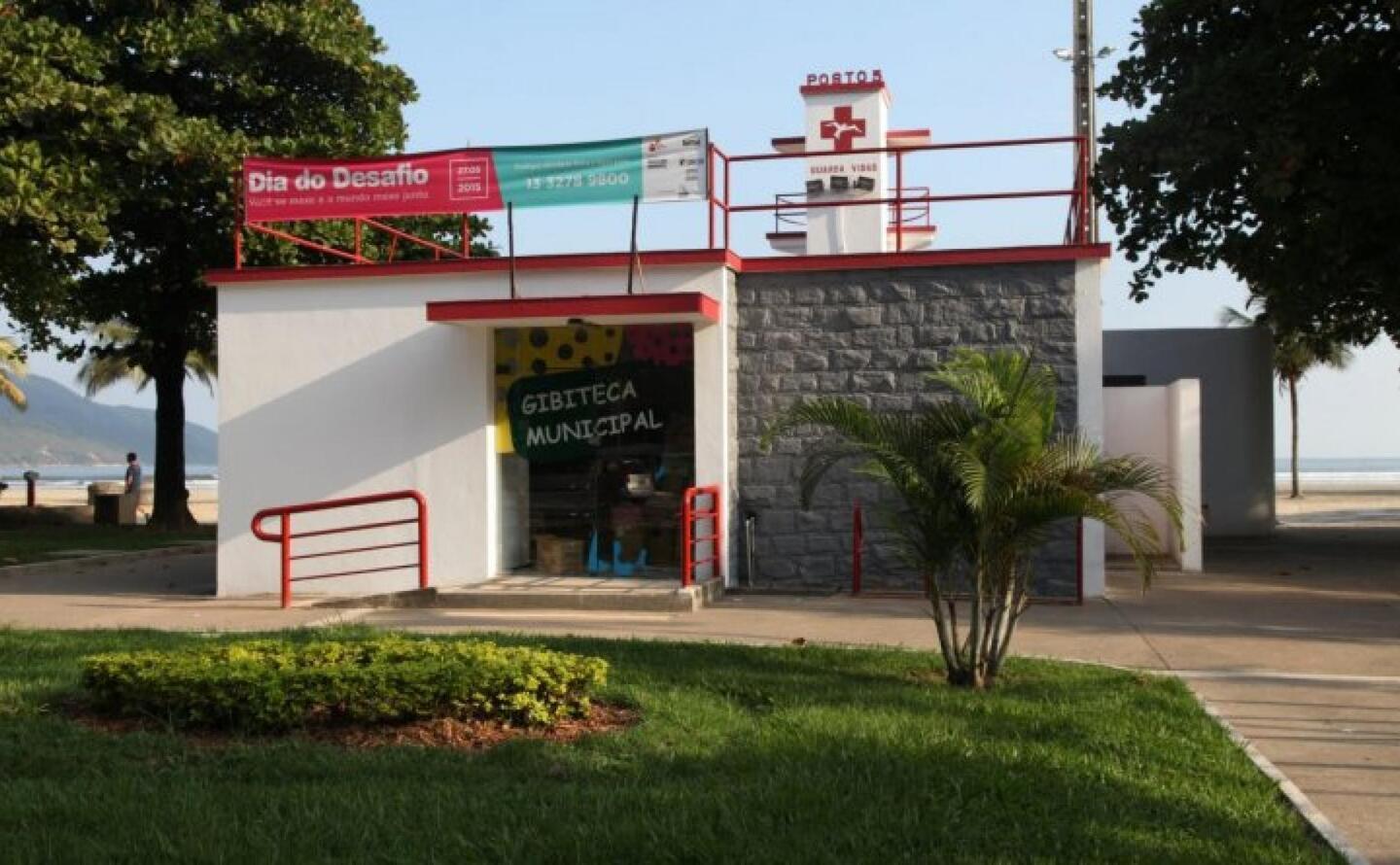 A Gibiteca Municipal Marcel Rodrigues fica localizada na orla de Santos