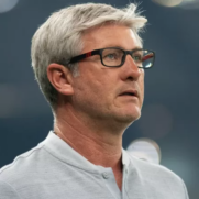 Odair Hellmann está sem clube após rescindir contrato com o Al Wasl