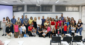 Segundo a Prefeitura, nesta primeira etapa foram entregues 23 carteiras aos representantes das crianças