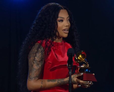 Ludmilla ganha Grammy Latino.