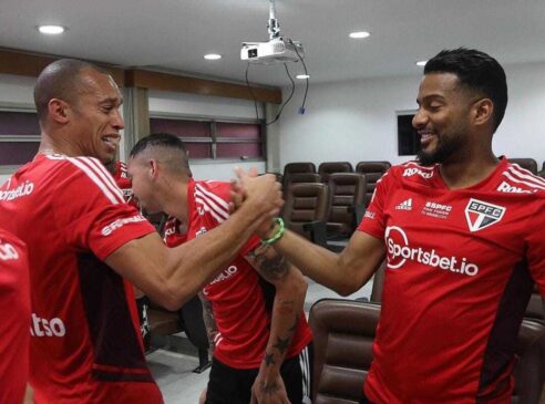 Miranda e Reinaldo, ambos deixarão o São Paulo após muitos jogos com essa camisa