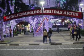 Natal Iluminado em Embu das Artes.