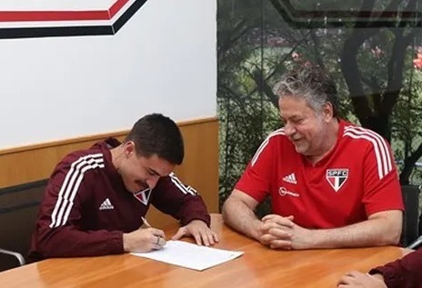 Gabriel Neves renova com o São Paulo por mais três temporadas
