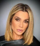 Flávia Alessandra realiza bazar beneficente.