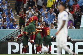 Portugal vence e se garante nas oitavas