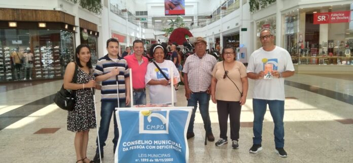 Conselho Municipal da Pessoa com Deficiência esteve no Shopping Taboão para promover evento no Dia Internacional das Pessoas com Deficiência.