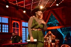 A cantora Simone Mendes.