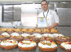 Pães, panetones de frutas e de gotas de chocolate são algumas das delícias que Caio Cézar ensina