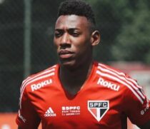 Léo está de saída para o Vasco