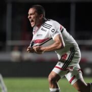 Pablo Maia, do São Paulo, foi eleito o melhor 1&ordm; volante do mundo, ficando na frente de Eduardo Camavinga (Real Madrid) e vice-campeão mundial com a França no Qatar