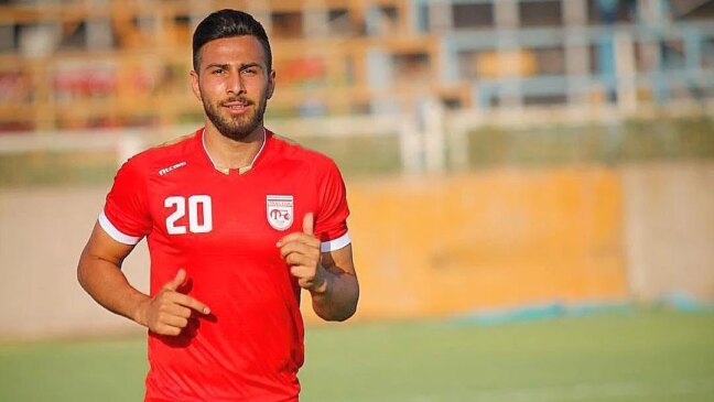 O jogador iraniano Amir Nasr-Azadani