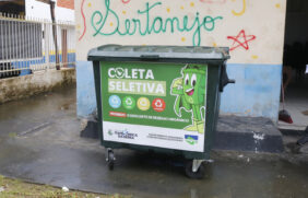 Containers para coleta de material reciclado em Itapecerica da Serra.