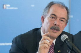 Mercadante anuncia concurso no BNDES em outubro