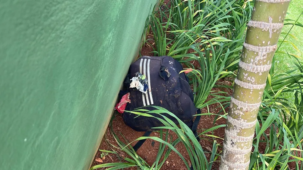 Esquadrão antibomba acha artefato suspeito