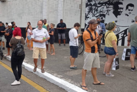 Vila Belmiro com a presença de fãs